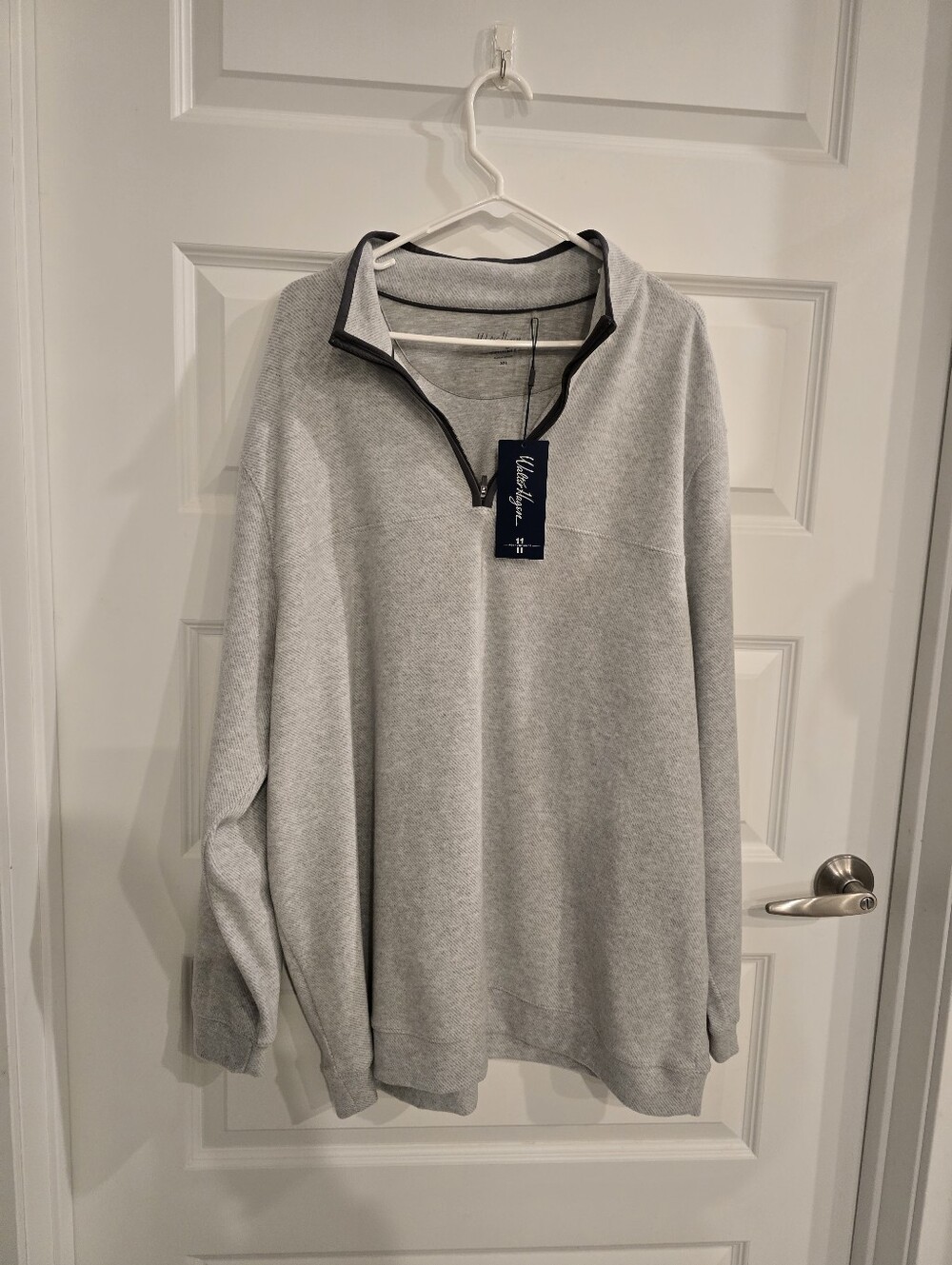 NWT Walter Hagen Men's Light Gray Zip-Up Sweater
